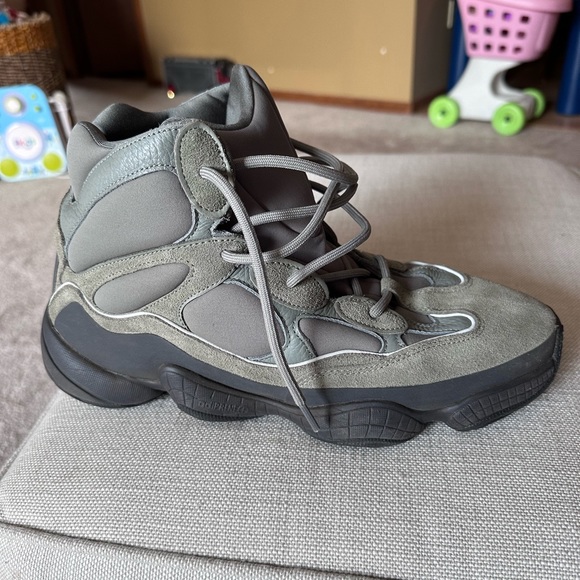 Yeezy 500 - Picture 9 of 14